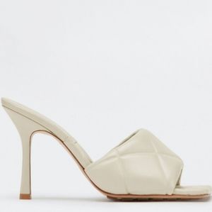 Bottega Veneta The Rubber Lido Sandals in Wax
